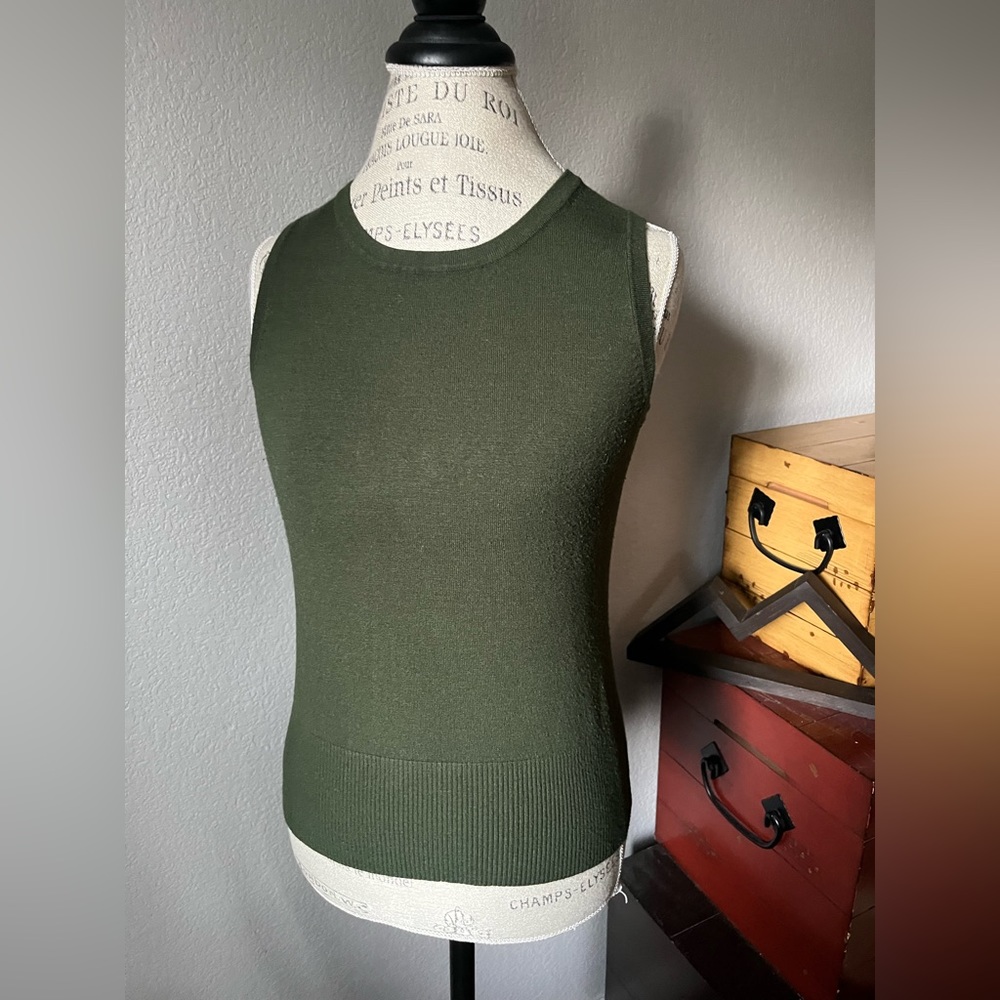 Small Grace Elements Green Sleeveless Sweater - image 1